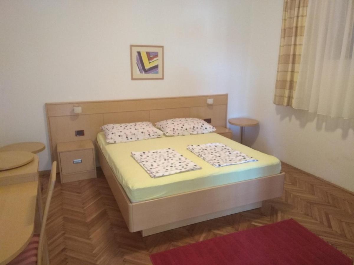Apartmani Andela I Mladen Debelic Раб Екстериор снимка