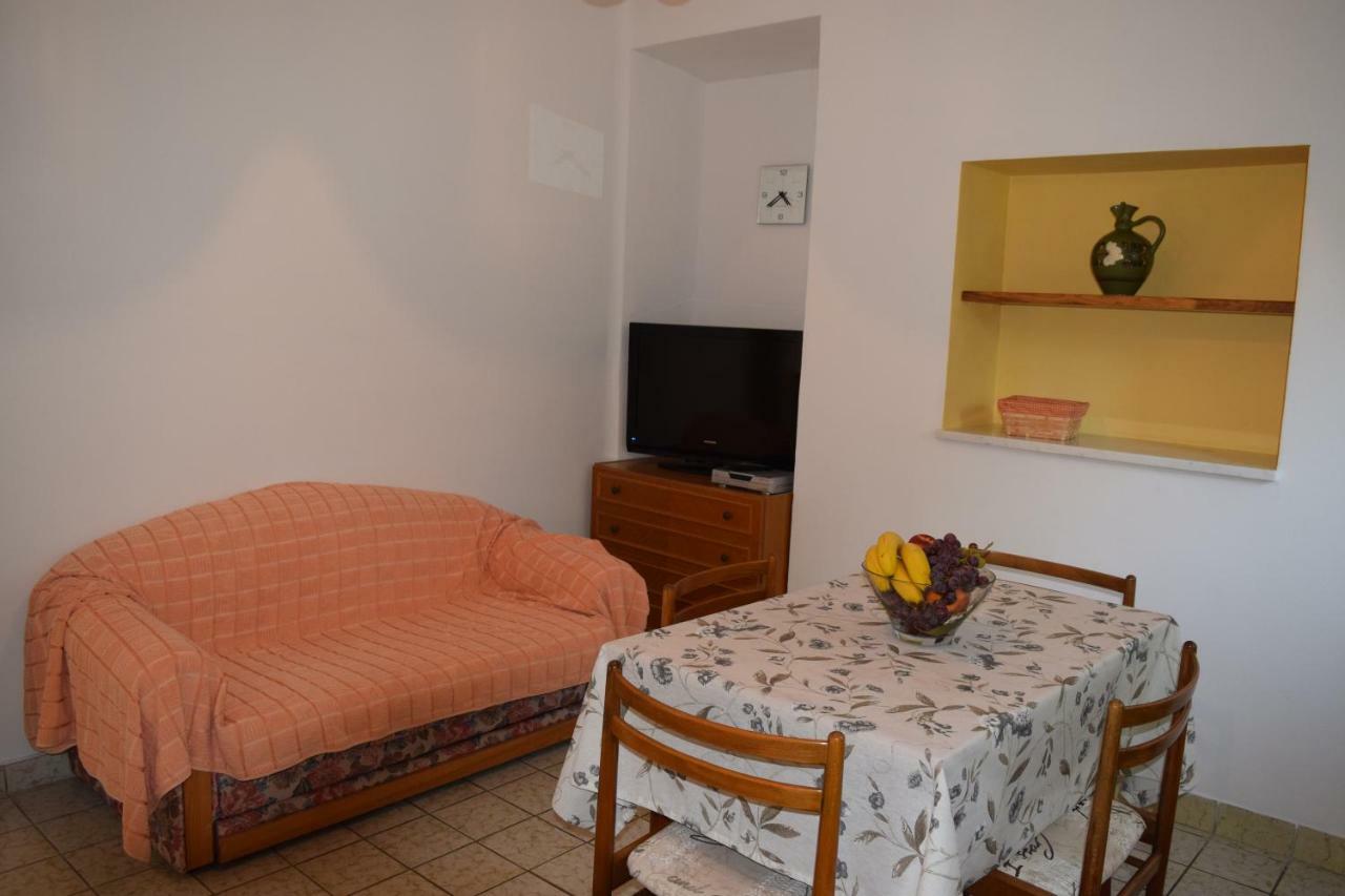 Apartmani Andela I Mladen Debelic Раб Екстериор снимка
