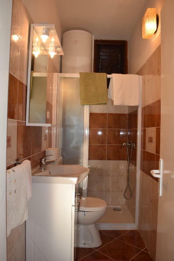 Apartmani Andela I Mladen Debelic Раб Екстериор снимка